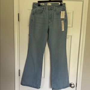 Universal Thread Women's Flare Jeans - Light Blue